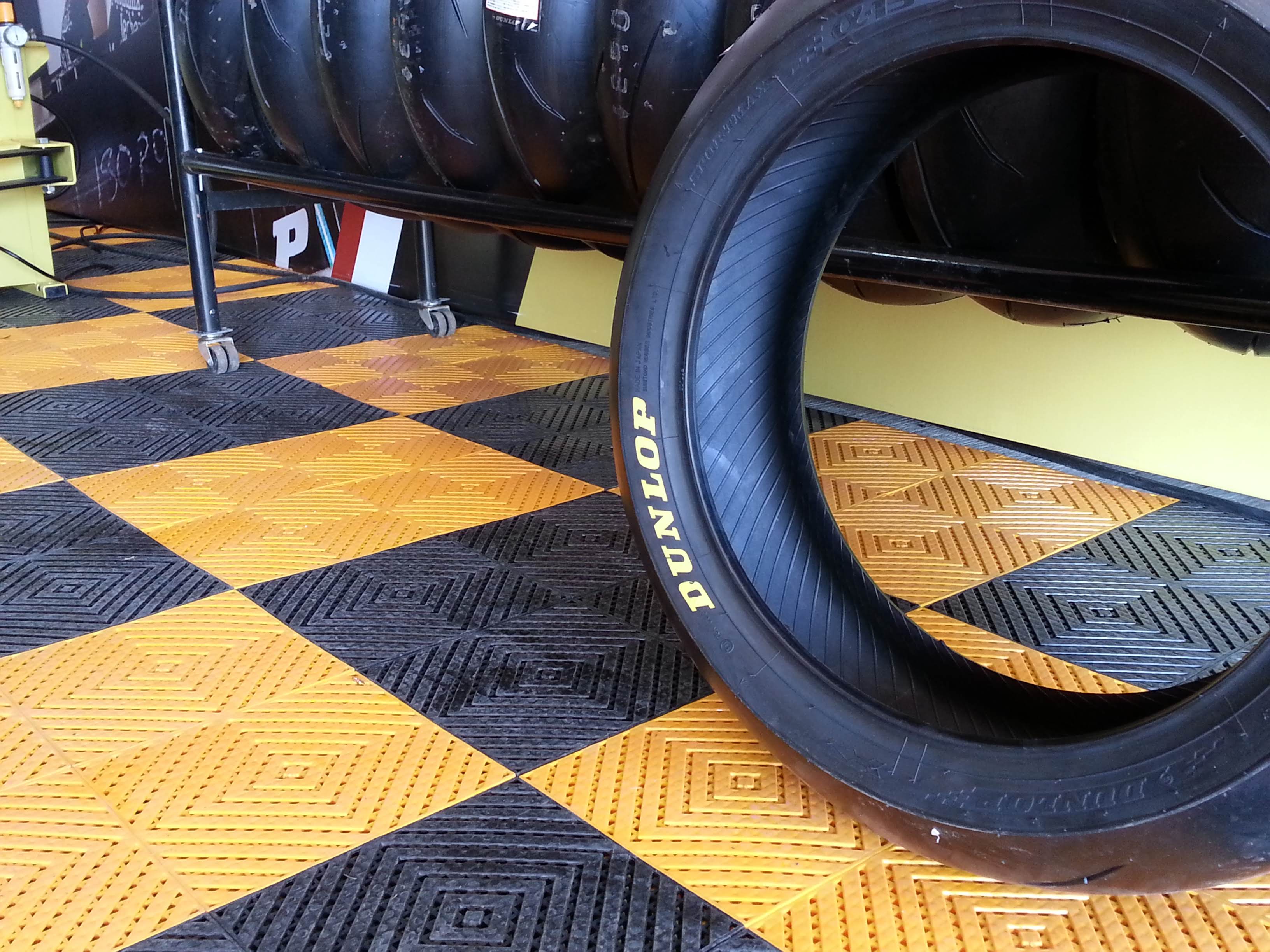 Box Dunlop